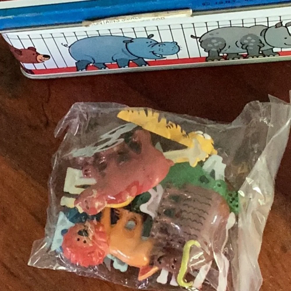 🦁 RAINFOREST CAFE  Plastic ANIMALS  VINTAGE